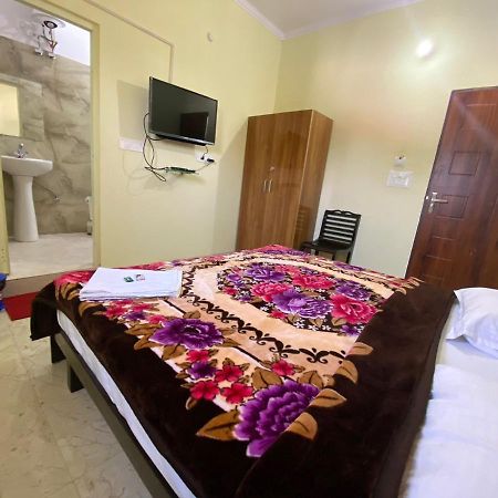 Hotel Govind Palace Rishīkesh Buitenkant foto